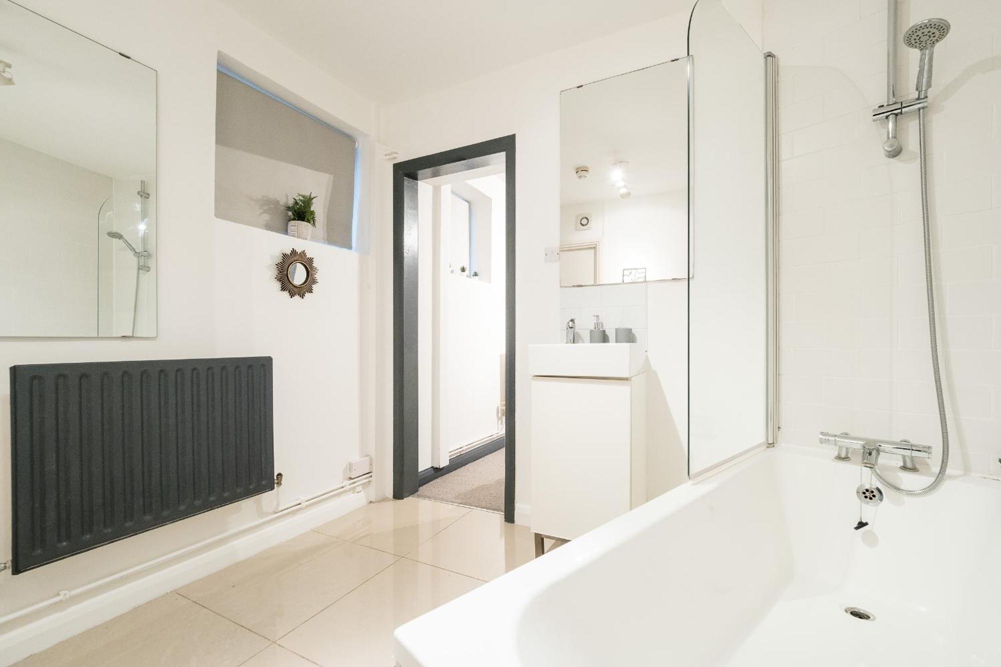 Spacious 6 Ensuite Bedroom House In Central Londra Exterior foto